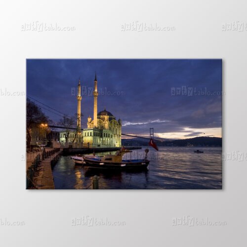 Bayraklı Teknelerle Alacakaranlıkta Ortaköy Tablo kanvas tablo